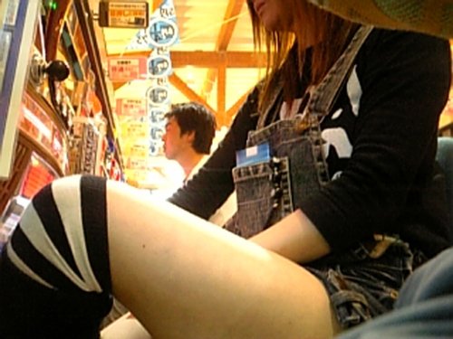 パチンコ屋店内エロ画像 (18)