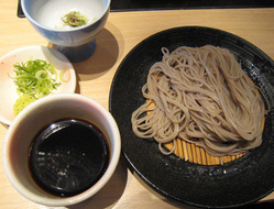 ���뤽��
