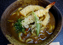 鶴丸のカレー天うどん
