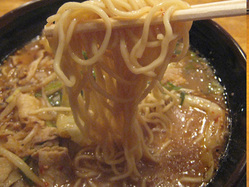 醤油とんこつ 四天王ラーメンの細麺
