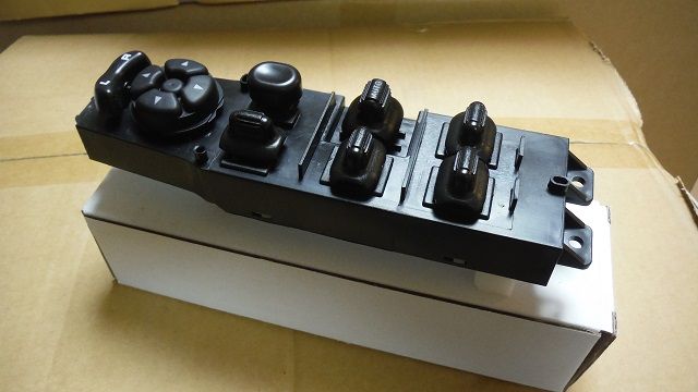 チェロキーXJ後期型 運転席側ドアウィンドウユニット チェロキーXJ後期型 運転席側ドアウィンドウユニット チェロキーXJ後期