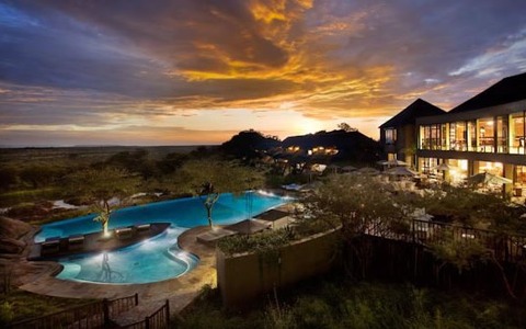 Bilila-Lodge-Kempinski-infinity-pool