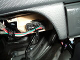 OBD2コネクター差し込み