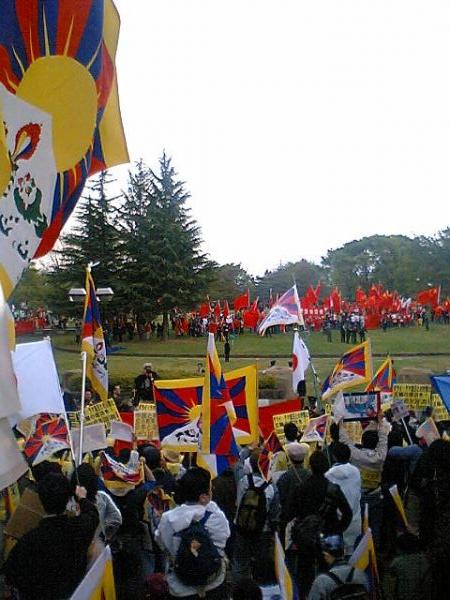 若里公園に中国国旗はOK