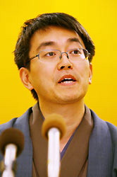 羽生新名人永世6冠