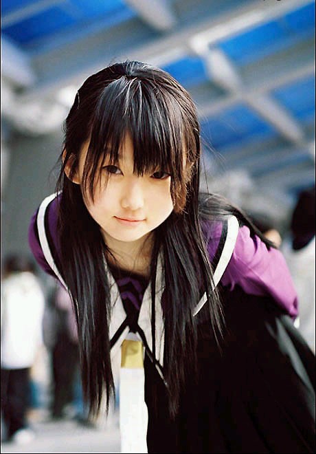 セーラー服女子中学生