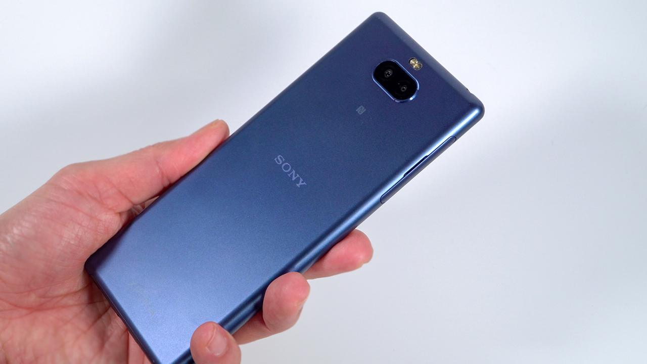 Xperia 10 海外版 レビュー 第2回:開封&外観チェックを動画で Xperia 10 海外版 レビュー 第2回:開封&外観チェックを動画で