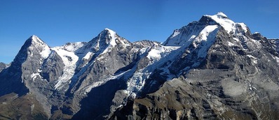 800px-EigerMonchJungfrau