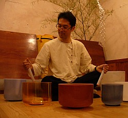 ものべえ クリスタルボウル演奏会