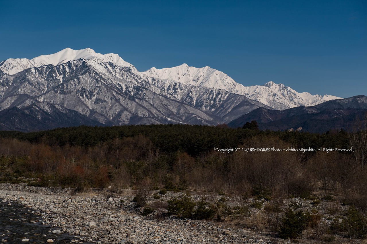 春を待つ仁科三山