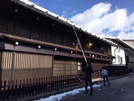 軒先の雪