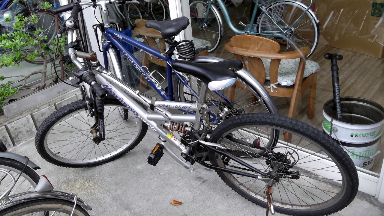 交通事故にあった自転車を修理 ...