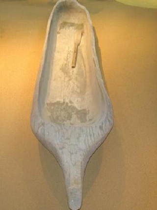 7573