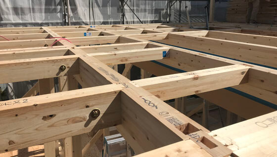 2階床が組み上がりました。