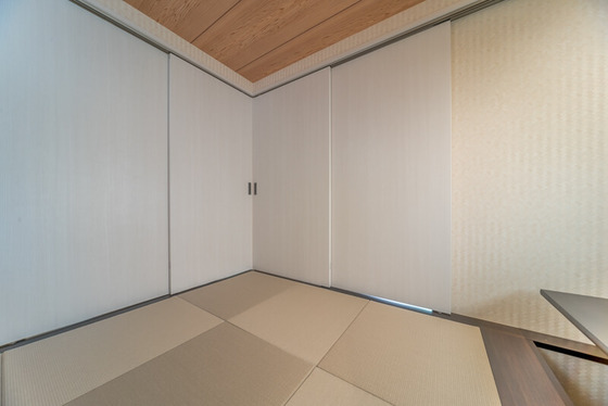 扉を閉めると独立した空間として利用できます