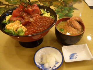 いくらウニぶつ切り丼