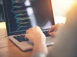 データサイエンティスト職に求められる言語のトップに「Python」--「R」を上回る