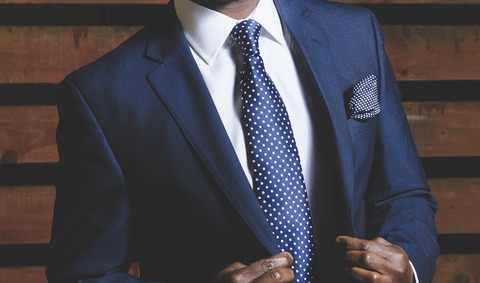 business-suit-690048_1920