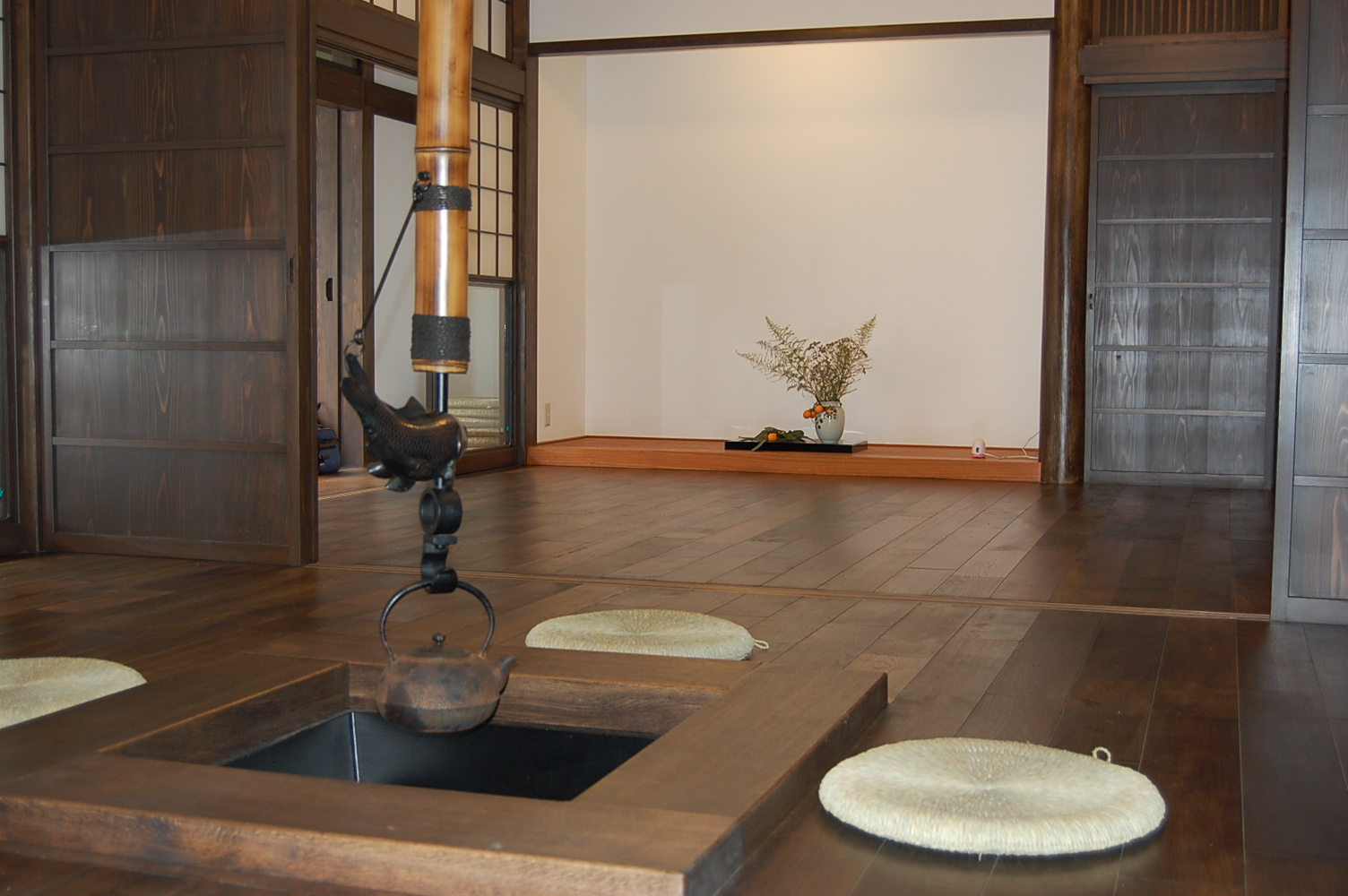 05d4a50d.JPG (1504×1000) | Home decor, Old house, Decor