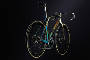 Project%20One%20ICON-Prismatic%20Pearl_3