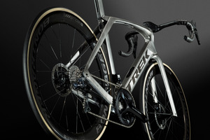 Project%20One%20ICON-Brushed%20Liquid%20Metal_3