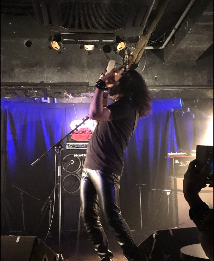2018-05-11-01-02-28