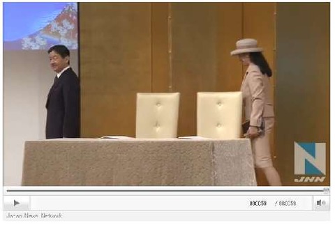 １１・７椅子の後ろ通れるじゃん