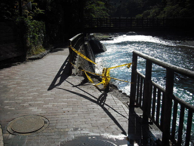 松屋裏遊歩道