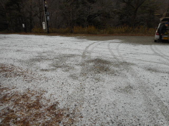 雪の駐車場