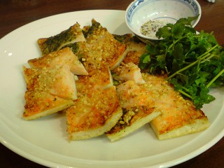 海老のすり身パン・香菜添え@龍口酒家