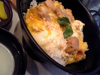あぶり日向鶏の親子丼@あぶりどりバリ鳥