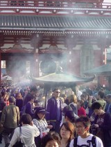 常香炉と宝蔵門