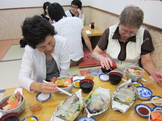馬子とやすべにて