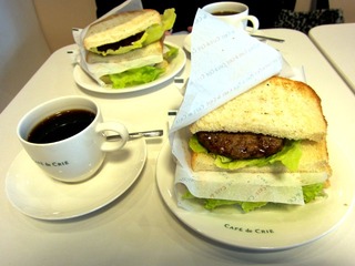 ¥Ï¥ó¥Ð¡¼¥¬¡¼¡÷Cafe de Crie