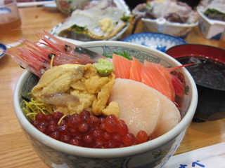 朝市五色丼@馬子とやすべ