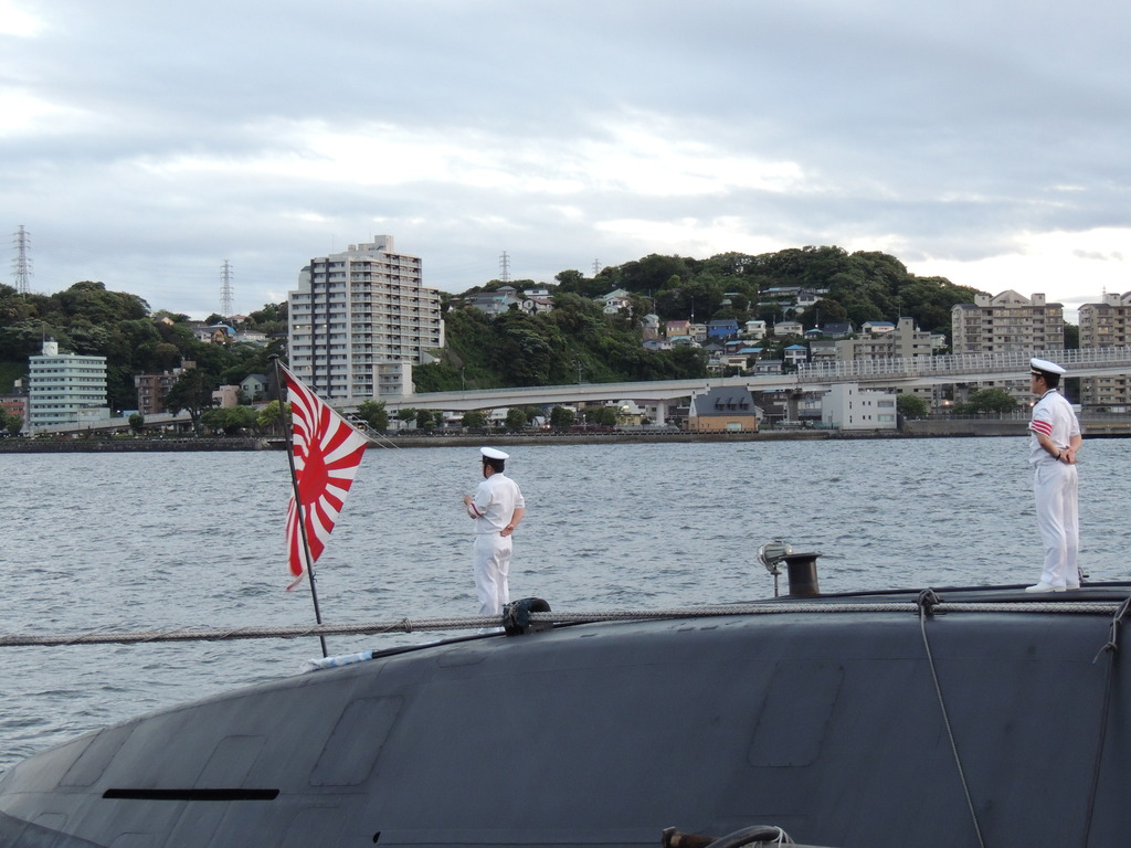 国旗降納@海上自衛隊潜水艦