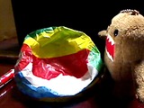 J、へこんだ風船を見る