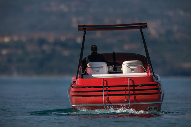 1990-Riva-Ferrari-32-Speed​​boat-5