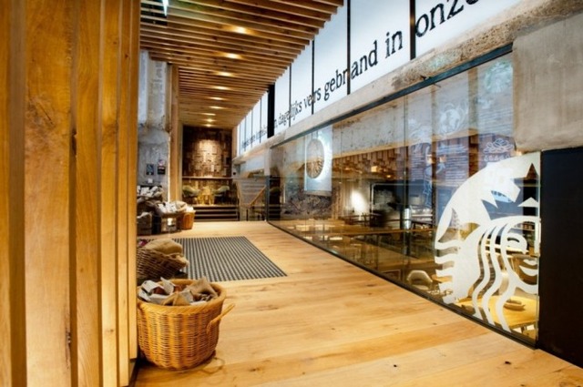 Starbucks-coffee-interior-design-665x442