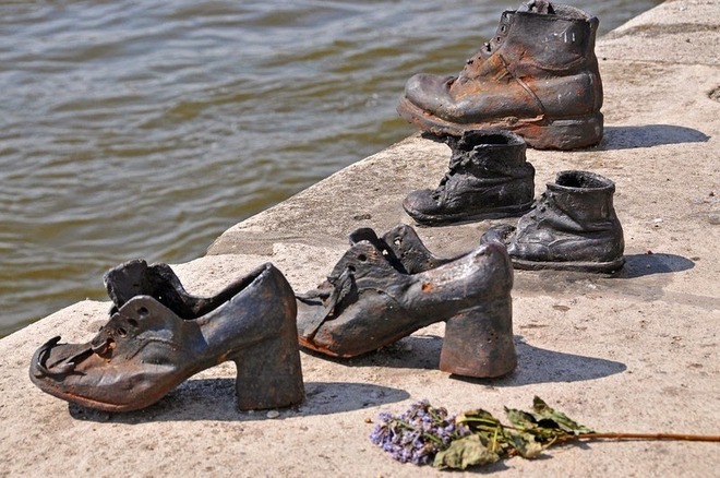 shoes-on-danube-6 [2]
