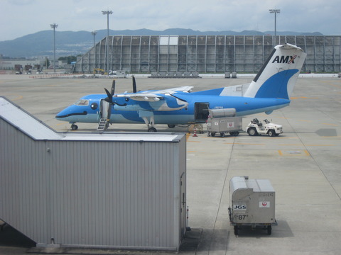 1/100 AMX 天草エアライン DASH8-100 ボンバルディア 飛行機 ➀ 1/200