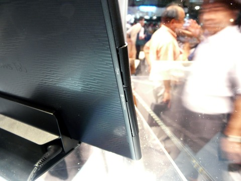 【CEATEC JAPAN 2012】ドコモから発売されるかも!?富士通ブースでWindows 8搭載の新型「ARROWS Tab」を発見【レポート】