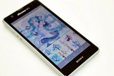 間もなく発売開始!「初音ミク」とコラボしたスマートフォン「Xperia