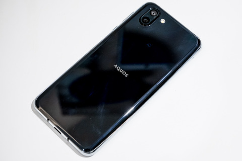 ソフトバンク、SoftBank向けフラッグシップスマホ「AQUOS R2 706SH」に