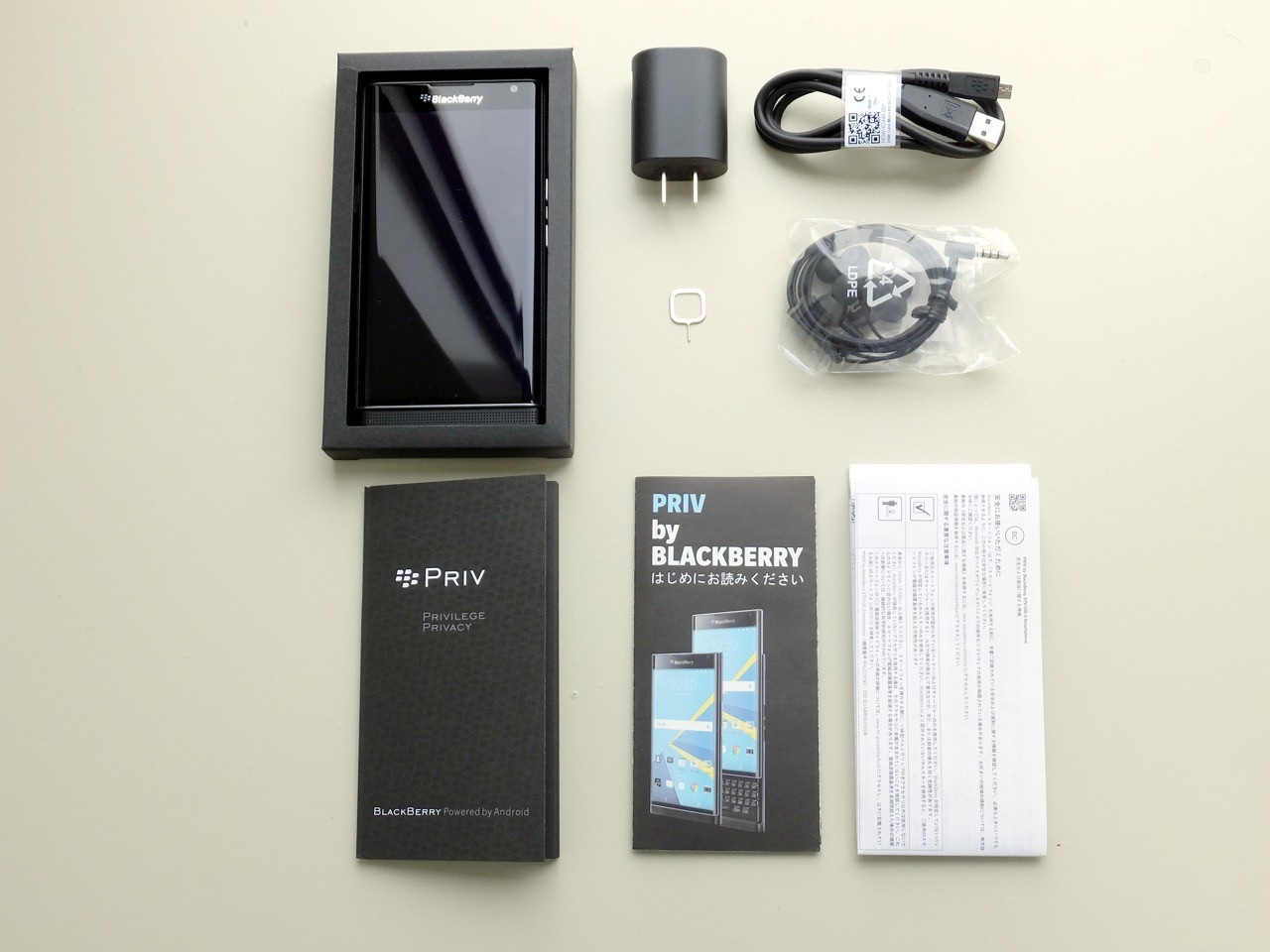 ついに日本でもBlackBerry初のAndroidスマホ「BlackBerry PRIV」が発売