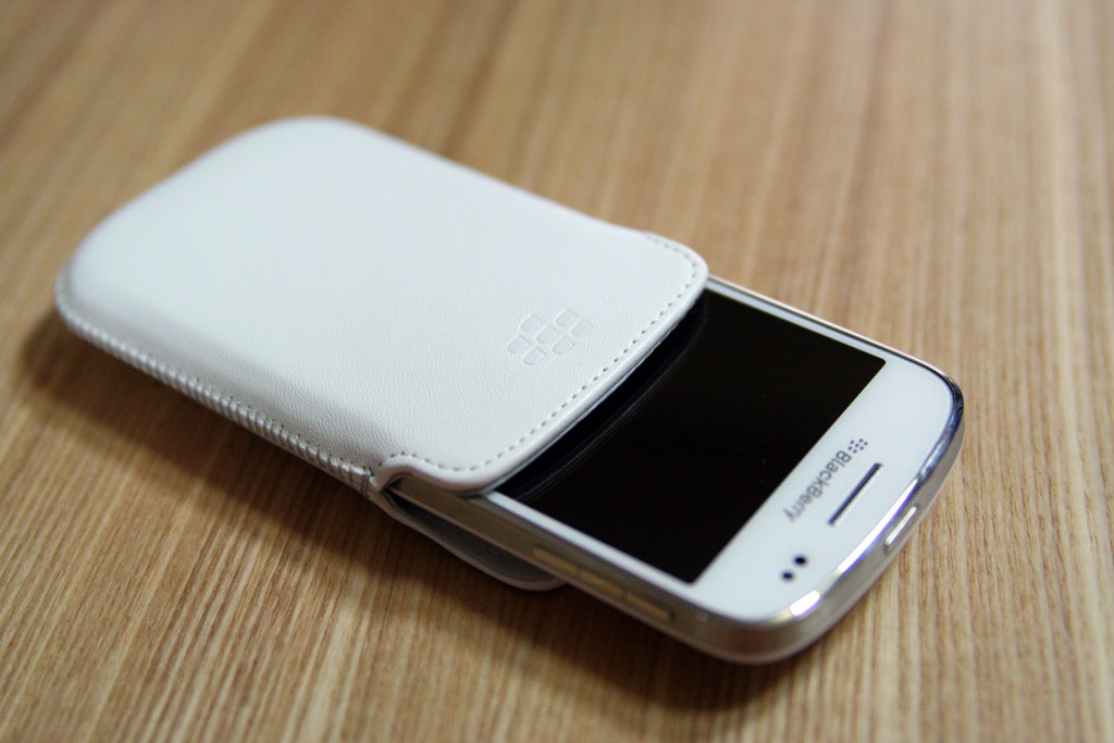 【美品】ブラックベリー9900白 女子力が半端ない！大人カワイイ「BlackBerry Bold 9900」の新色「Pure