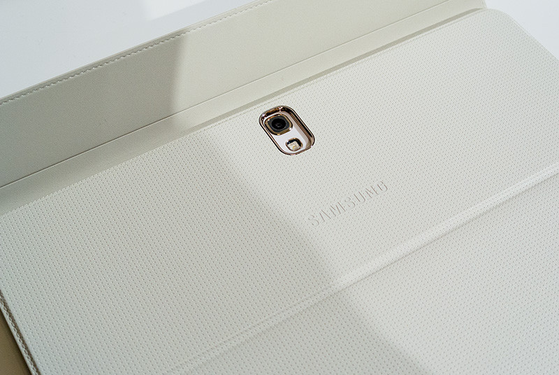 auからも登場！10.5インチ2560×1600ドットのプレミアムタブレット