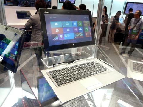 【CEATEC JAPAN 2012】ドコモから発売されるかも!?富士通ブースでWindows 8搭載の新型「ARROWS Tab」を発見【レポート】