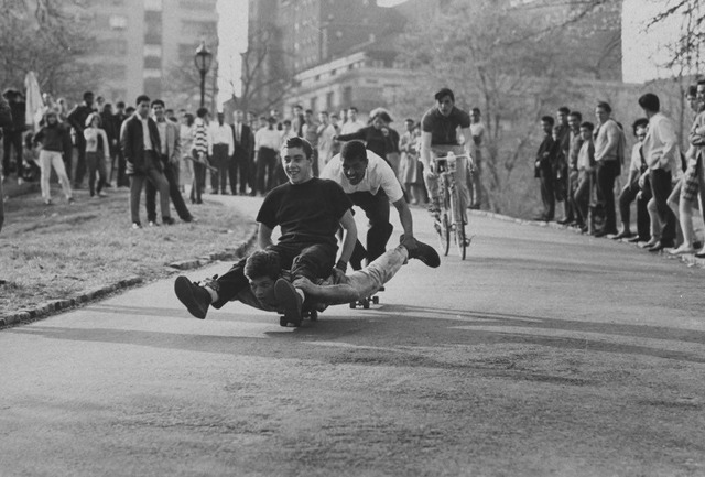 2FSkateboarders