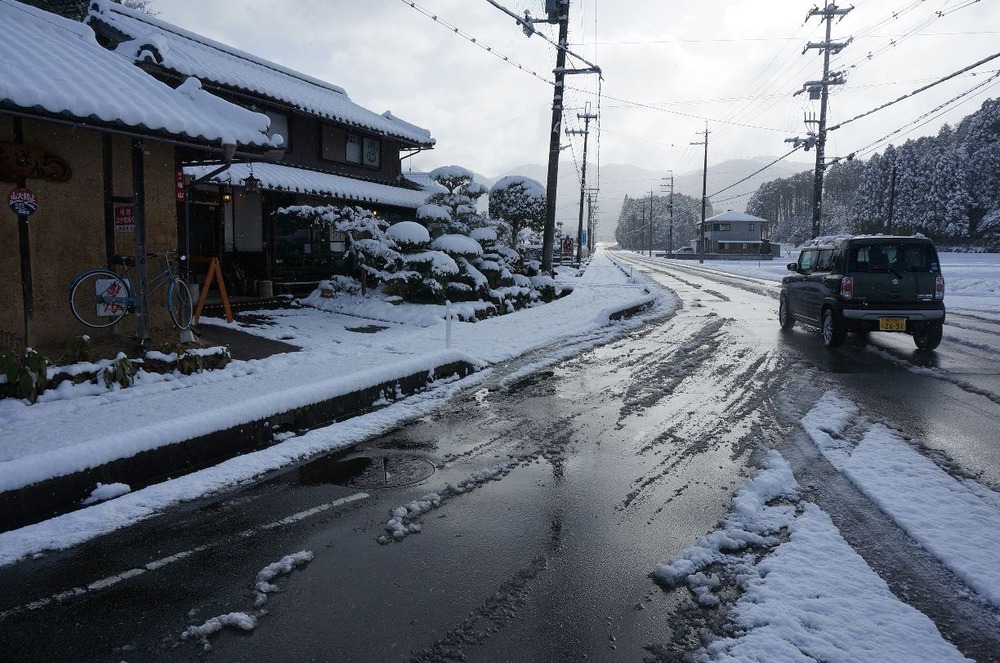 そばんち前雪状況